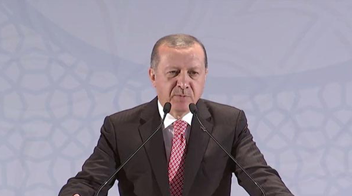 AKP'nin Başkanı Erdoğan: Yollar yürümekle aşınmaz