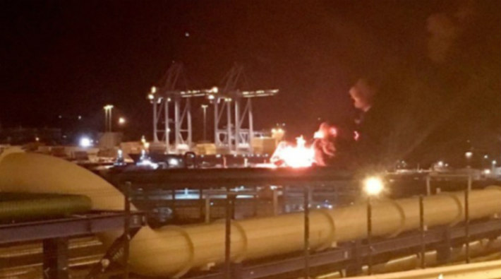 Aliağa'da gemi yangını: Bir ölü, 12 yaralı
