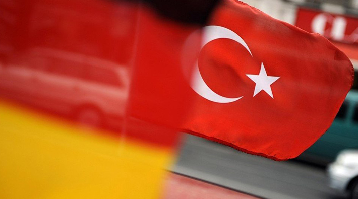 Almanlar Türklere çifte vatandaşlığın iptalini istiyor
