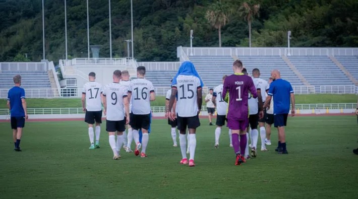 Almanya Olimpik Milli Futbol Takımı, oyuncusuna yapılan ırkçılık nedeniyle sahadan çekildi