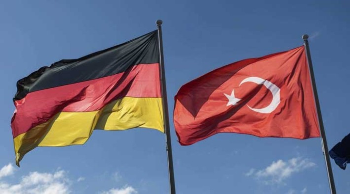 Almanya, Covid-19 nedeniyle Türkiye'ye uyguladığı seyahat uyarısını kısmen kaldırdı