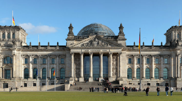 Almanya IŞİD'lilerin pasaportlarına el koyuyor