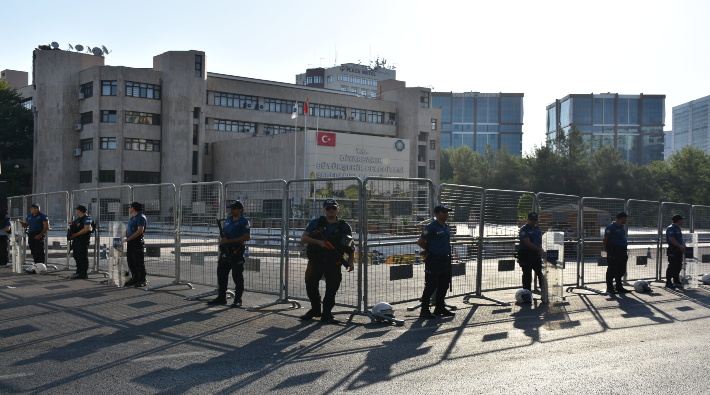 Diyarbakır, Mardin ve Van'a kayyum atamalarına tepkiler devam ediyor