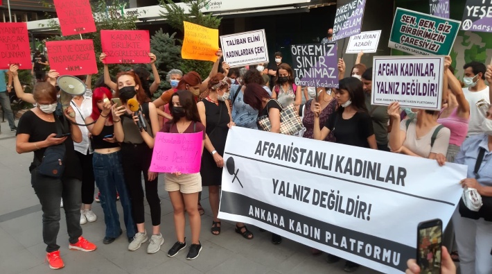 Ankara Kadın Platformu'ndan Afganistanlı kadınlarla dayanışma eylemi: 'Dayanışmamız sınır tanımaz'