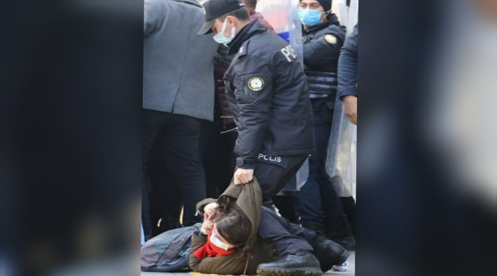 Ankara'da 'Kayyum rektör istemiyoruz' diyen öğrencilere art arda polis saldırısı!