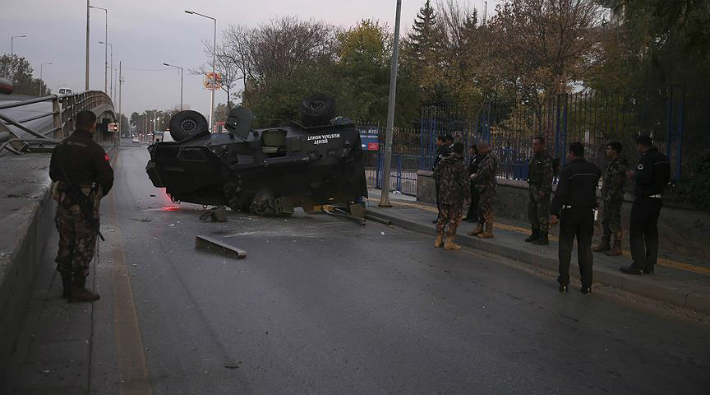 Ankara’da zırhlı polis aracı üst geçitten düştü: 3 yaralı