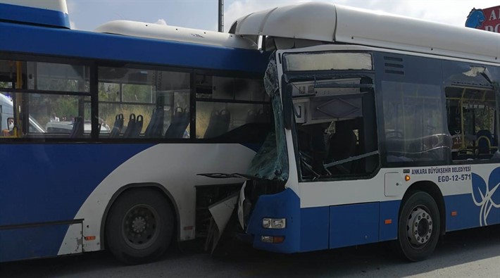 Ankara'da 2 belediye otobüsü çarpıştı: Ölü ve yaralılar var