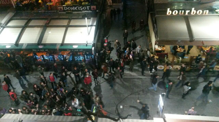 Ankara'da feminist gece yürüyüşüne polis saldırısı