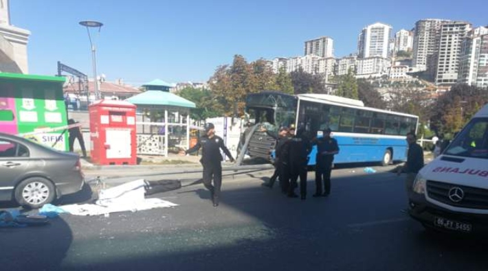 Ankara’da halk otobüsü durağa girdi