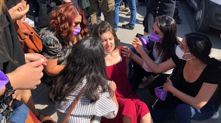 Ankara'da 'İstanbul Sözleşmesi yargılanamaz' diyen kadınlara polis saldırısı: En az 20 gözaltı