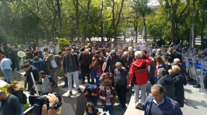 Ankara'da sağlık ve sosyal hizmet emekçilerine polis saldırısı: 2 gözaltı