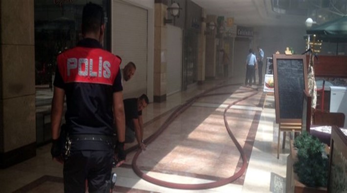 Ankara'da yangın: AVM boşaltıldı