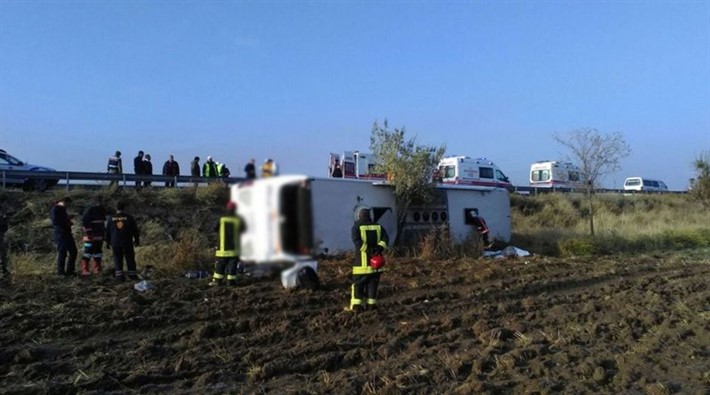 Ankara'da yolcu otobüsü devrildi: Ölü ve yaralılar var