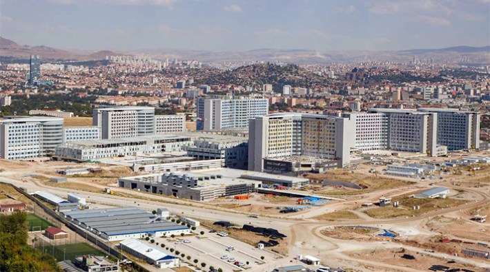 Ankara'daki iki şehir hastanesi için 13 hastane ve 17 semt polikliniği kapatılacak