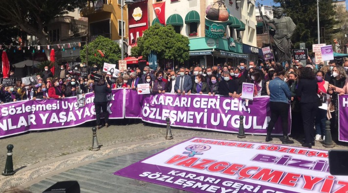 Yurttaşlar Antalya’dan sordu: ‘İstanbul Sözleşmesi’nin neyinden rahatsız oldunuz?’