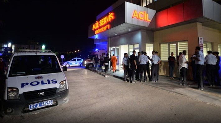 Antalya'da şakalaşırken vurulduğu iddia edilen kadın polis hayatını kaybetti