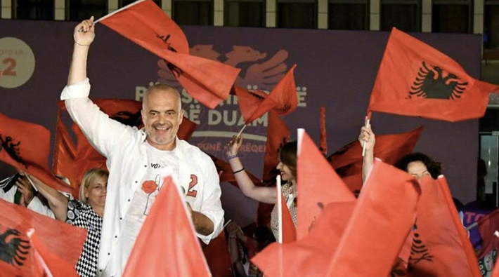 Arnavutluk’ta seçimleri Sosyalist Parti kazandı