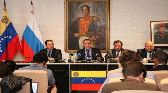 Venezuela Dışişleri Bakanı Arreaza: Washington darbeyi planladı ve önderlik etti