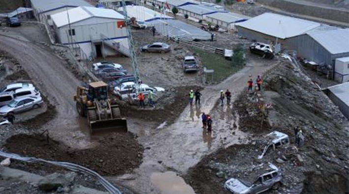 Artvin'de sel felaketi: 1 kişi hayatını kaybetti, 3 kişi kayıp
