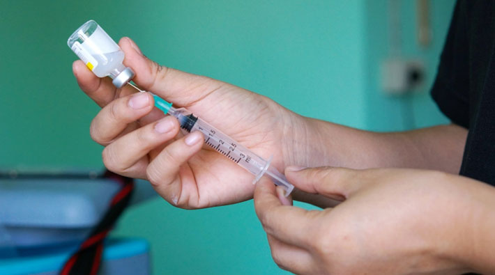 Sağlık Bakanlığı Sinovac aşısının bir serisinin kullanımını durdurdu