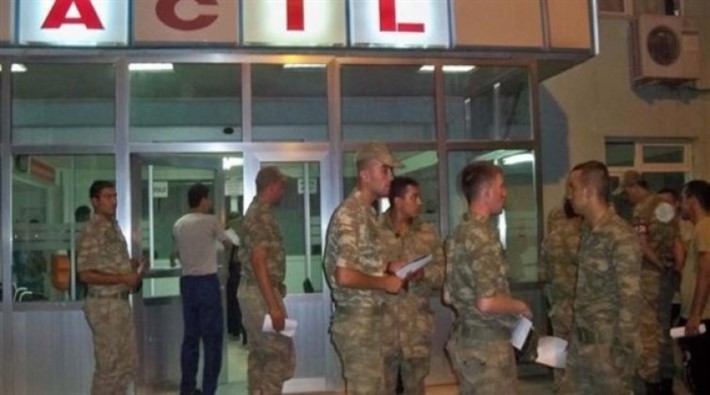 Manisa'da 150 asker hastaneye kaldırıldı