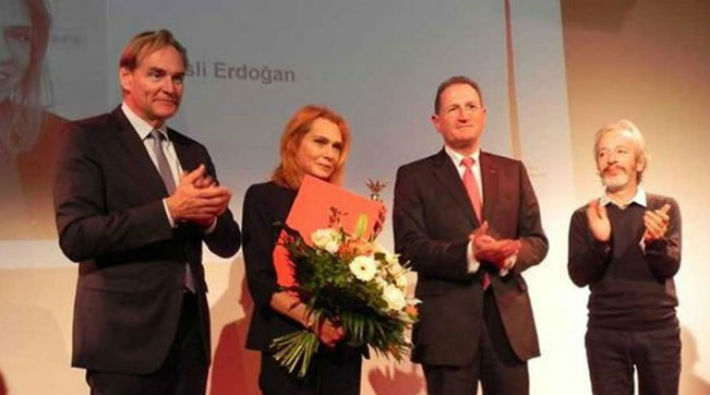 Leipzig Medya Özgürlüğü Ödülü Aslı Erdoğan ve Deniz Yücel’e verildi