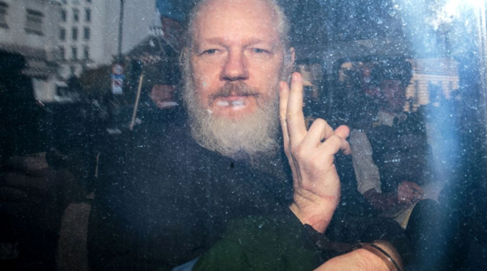 Assange'ın ABD'ye iade davası ertelendi