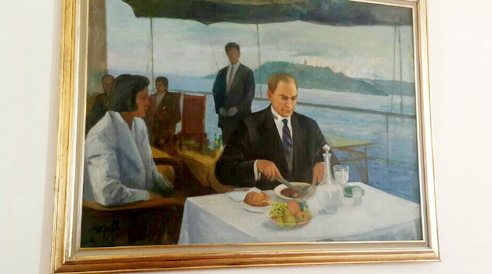 Atatürk'ün rakı içtiği tablo da Meclisteki yerinden kaldırıldı