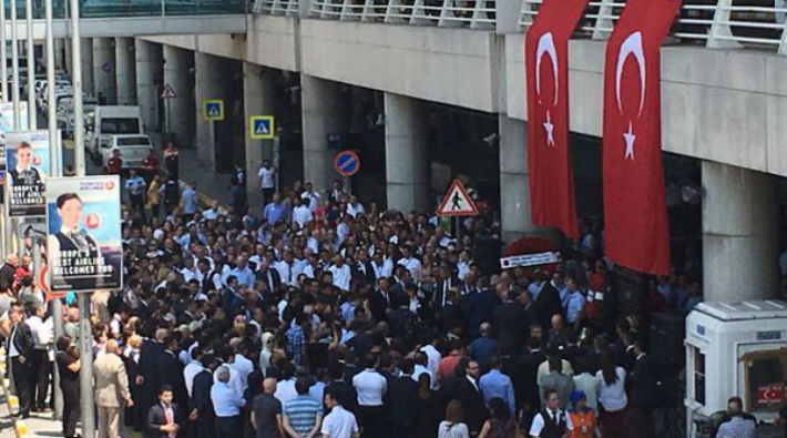 Atatürk Havalimanı saldırısında hayatını kaybedenler anıldı