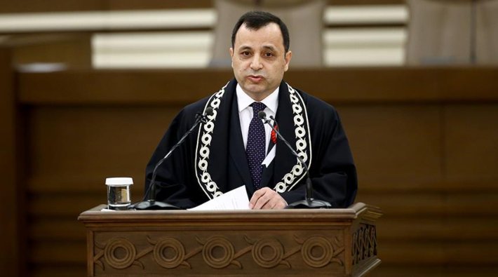 AYM Başkanı Arslan: Aklını ve vicdanını kiralayan kişiden hâkim olamaz