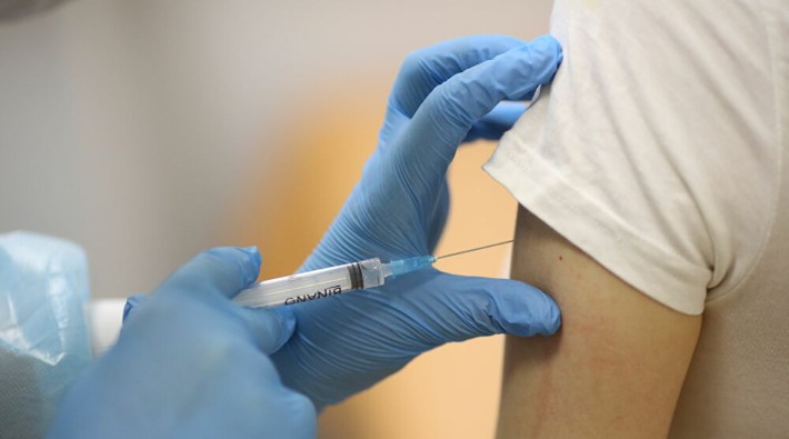 Bakan Koca açıkladı: Son 10 günde yapılan aşı sayısı 8 milyon dozu geçti
