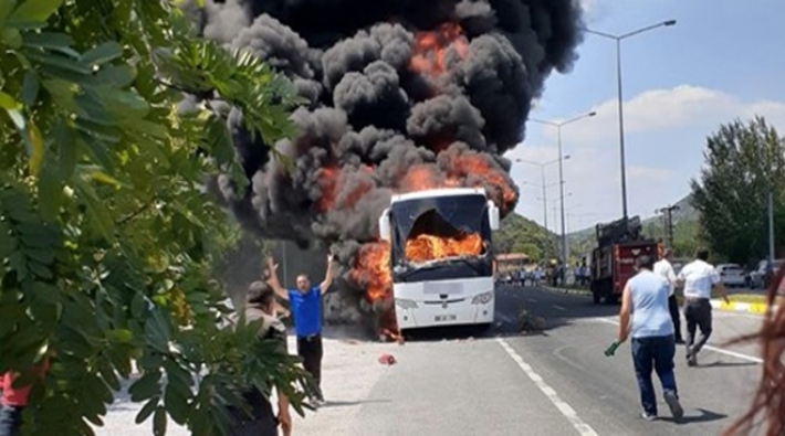 Balıkesir'de yolcu otobüsü alev aldı: 5 ölü, 15 yaralı