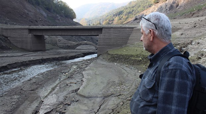 Barajdaki su seviyesi yüzde 18'e düşünce köprüler 20 yıl sonra ortaya çıktı