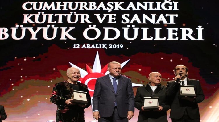 Erdoğan'ın elinden ödül alan Mazhar Alanson: Ömrümün sonuna kadar saklayacağım