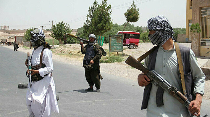 Taliban gazetecileri katlediyor: ‘Taliban, ev ev aradığı gazetecimizin akrabasını öldürdü’
