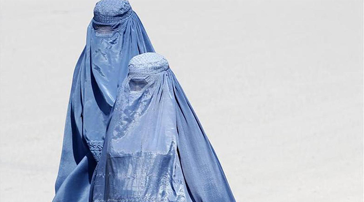 Afganistan’da burka fiyatları 10 katına çıktı