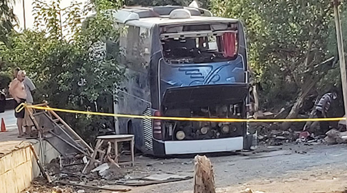 Mersin’de yolcu otobüsü devrildi: 33 kişi yaralandı