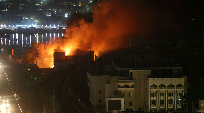 Basra'da devlet televizyonu ve parti binaları ateşe verildi