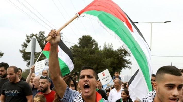 Batı Şeria'daki protestolar sırasında İsrail askerleri 15 yaşındaki Filistinli çocuğu öldürdü