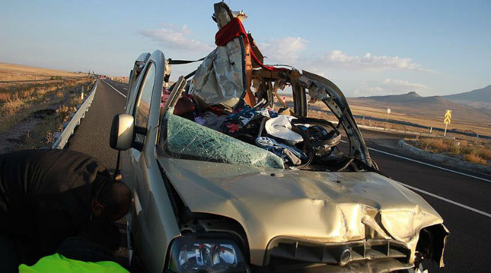 Bayram tatilinin ilk 8 gününde trafik kazası bilançosu: 77 ölü, 381 yaralı