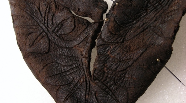 Ortaçağ’dan kalma bebek ayakkabısı bulundu