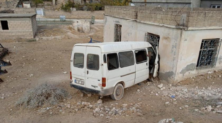 Tarım işçilerini taşıyan minibüs kaza yaptı: 2'si çocuk 15 kişi yaralandı