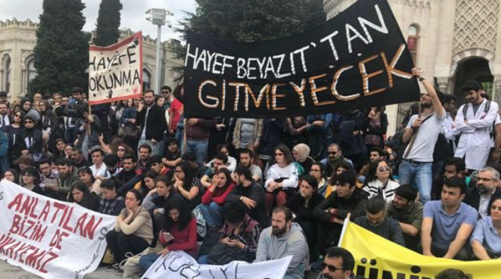 Beyazıt'ta 'bölünme' protestoları sürüyor: Külliye'n saçmalık!