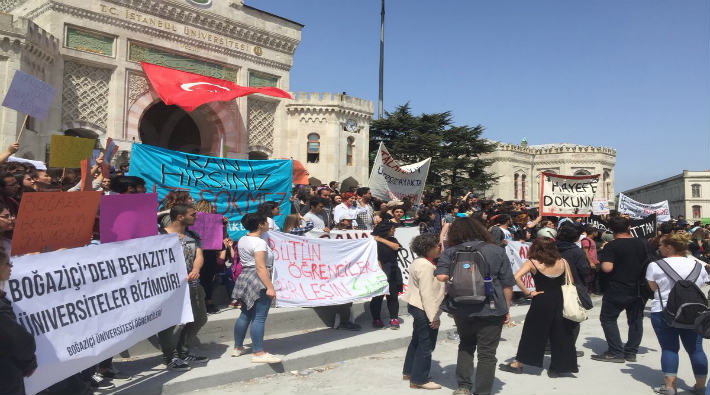 Beyazıt'ta bölünmeye karşı kitlesel eylem: 'Yaşasın üniversite dayanışması'