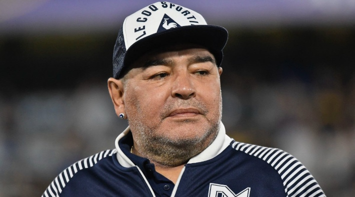 Beyninde kan pıhtısı oluşan Maradona ameliyat oldu