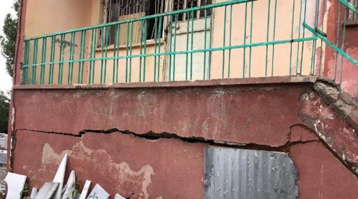 Bingöl'de 5.8 büyüklüğünde deprem: Bir kişi yaşamını yitirdi