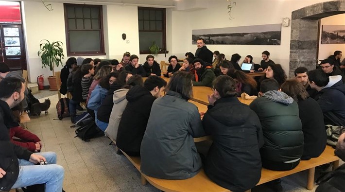 Boğaziçi Üniversitesi öğrencileri yemekhane zamlarına karşı çıkıyor
