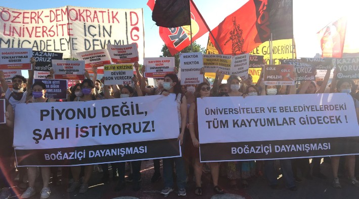 Boğaziçi Üniversitesi öğrencileri: Tüm kayyumlar gidene kadar mücadelemiz sürecek!