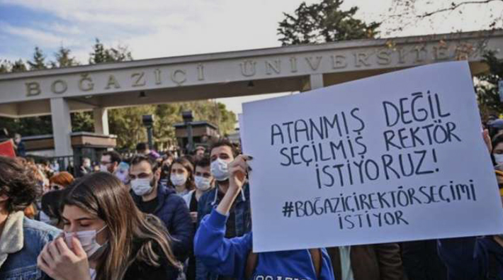 Babası EYT'li, geçinmek için garsonluk yapan Boğaziçililer AKP'nin üniversiteye dışarıdan müdahalesini anlattı