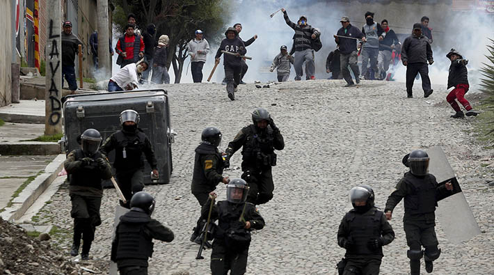 Bolivya'da askerin müdahalesi cezai sorumluluktan muaf tutulabilecek